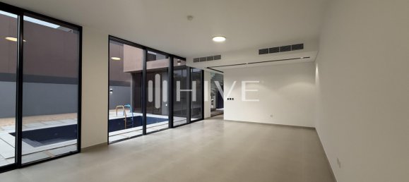 4 bedrooms Villa in Tilal City, UAE No. 40699 28