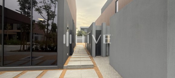 4 bedrooms Villa in Tilal City, UAE No. 40699 32