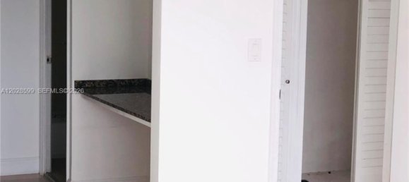 2 dormitorios propiedad comercial en alquiler en Miami, Miami-Dade, Florida, USA № 614928 4