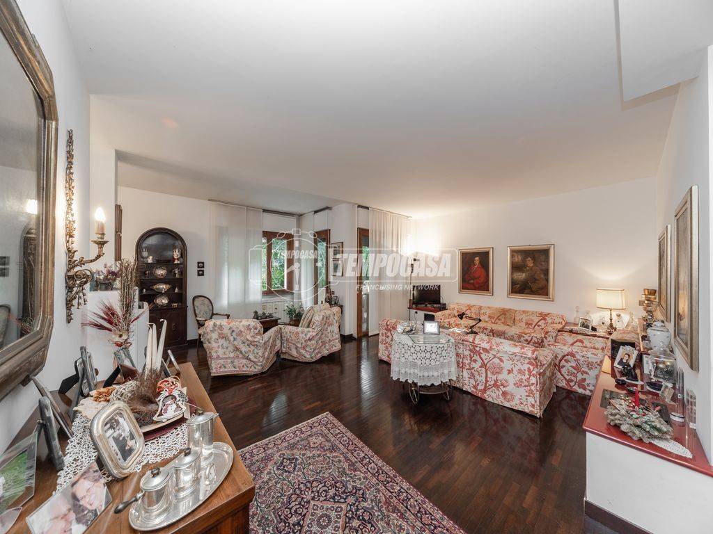 Apartamento T2 em Villasanta, Italy N.º 311079