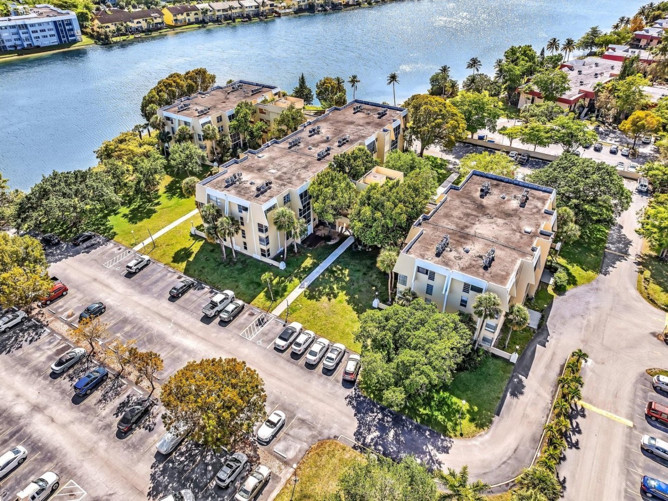 2 dormitorios propiedad comercial en venta en Miami, Miami-Dade, Florida, USA № 613562