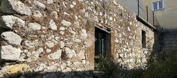 3 bedrooms House in Serino, Italy No. 329164 3