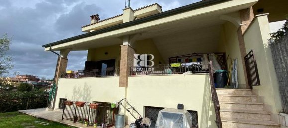 4 bedrooms Villa in Rome, Italy No. 113332 4