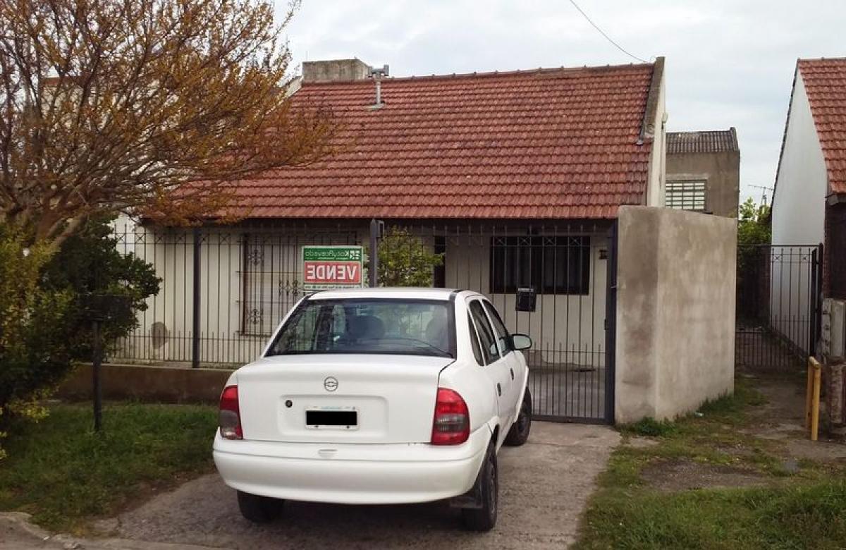 2 bedrooms House in Mar del Plata, Argentina No. 94382