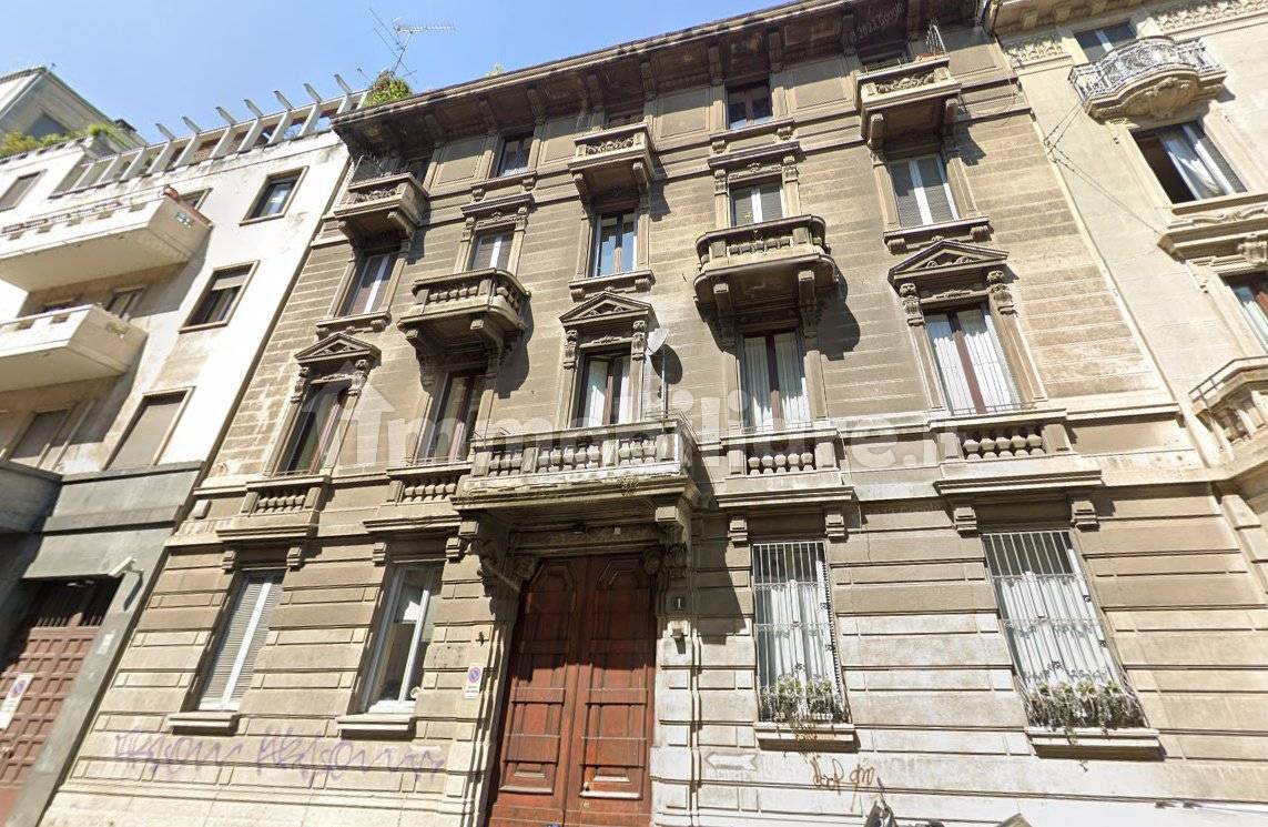 5 bedrooms Apartment in Milan, Italy No. 376738