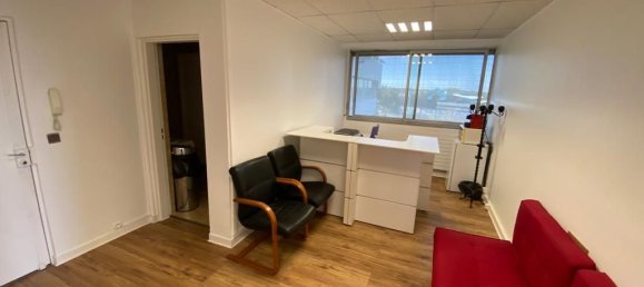 Oficina en Essonne, France 95 m² No. 185176 3