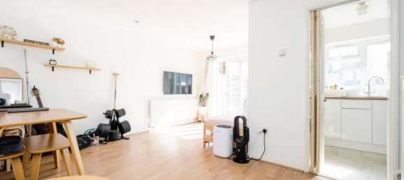 2 bedrooms House in Beckton, United Kingdom No. 11429 3