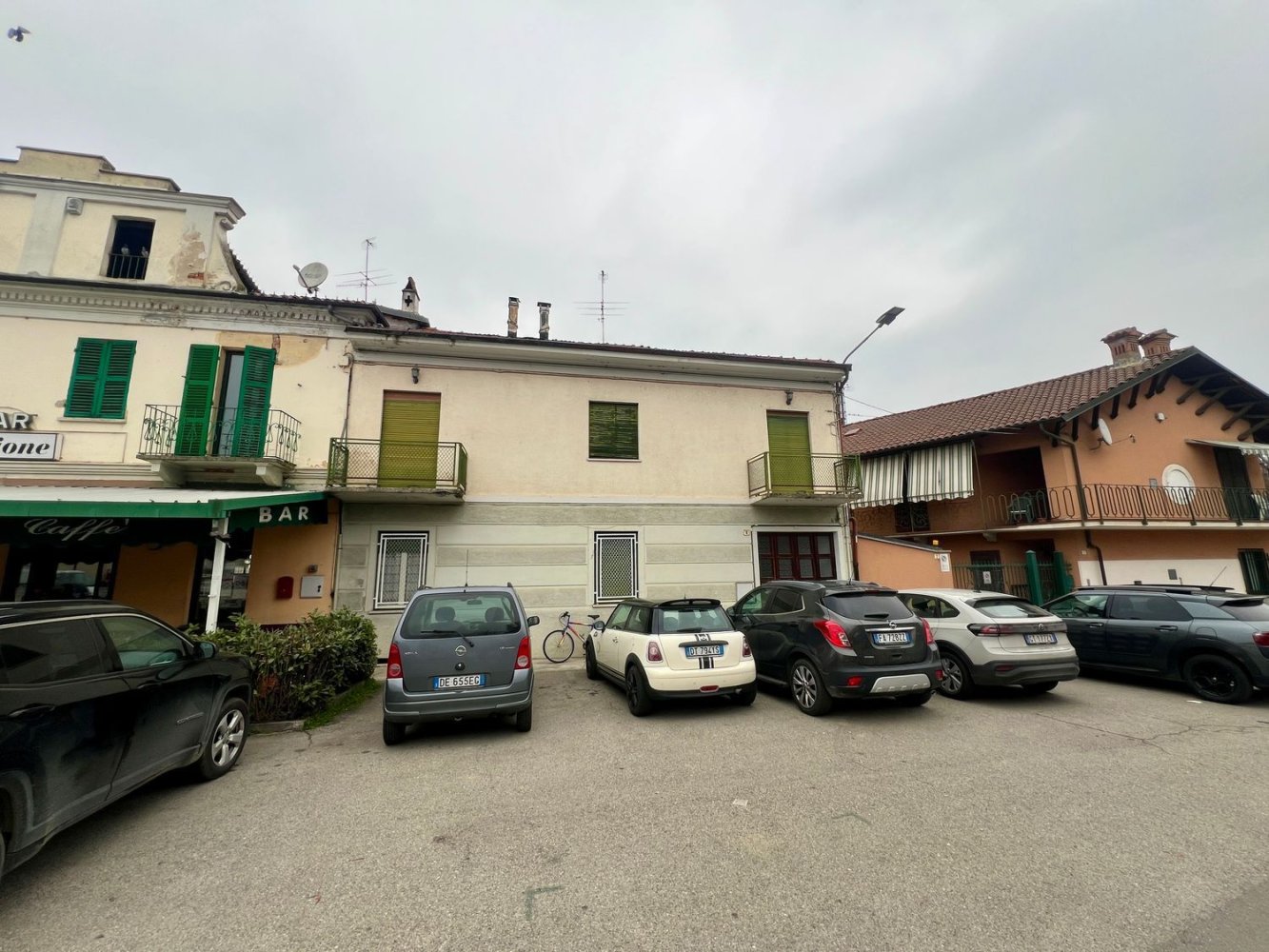 297m² Commercial property in Sommariva del Bosco, Italy No. 114976