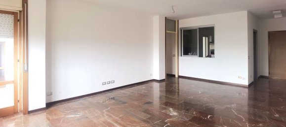 6 rooms Apartment in Udine, Italy No. 88371 4