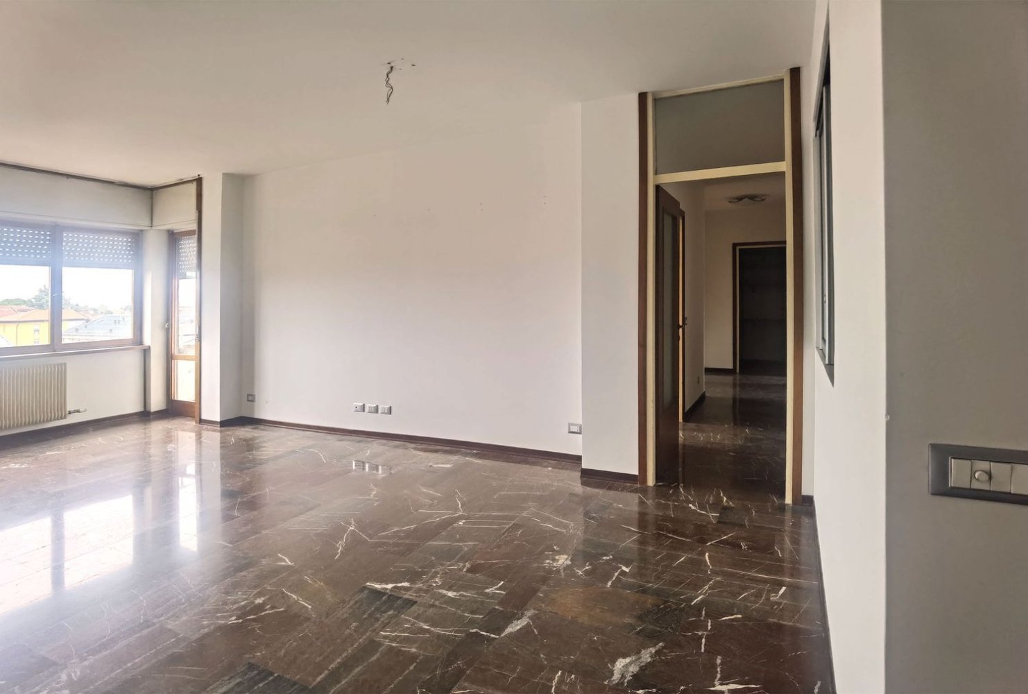 6 rooms Apartment in Udine, Italy No. 88371