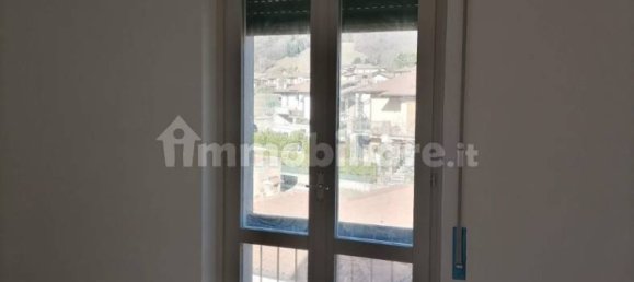 Apartamento de 2 dormitorios en Gardone Riviera, Italy No. 375137 5
