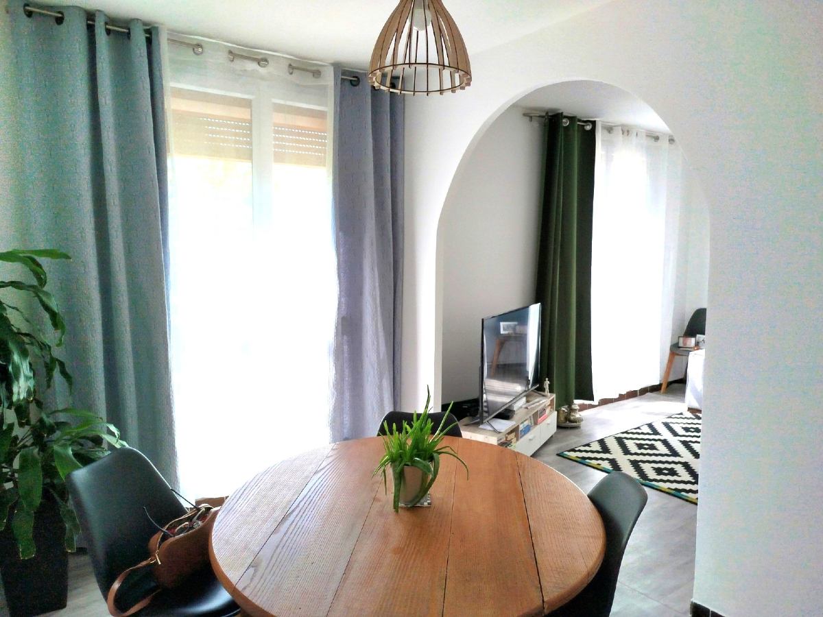 3 bedrooms Apartment in Salon-de-Provence, France No. 197097