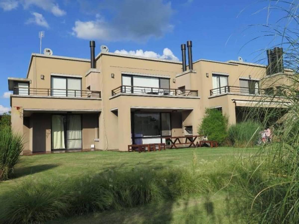 Estudio en Pilar, Argentina No. 20048