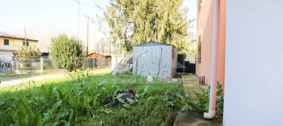 5 rooms Villa in San Possidonio, Italy No. 163984 4