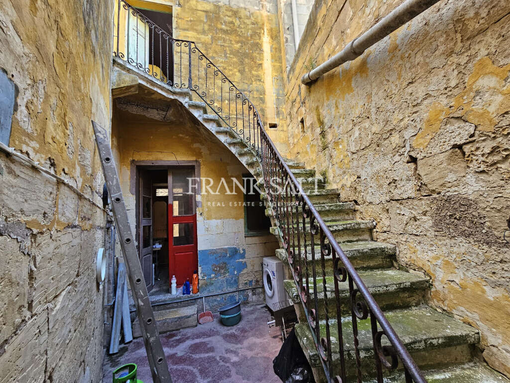 Casa de 2 dormitorios en Qormi, Malta No. 1922