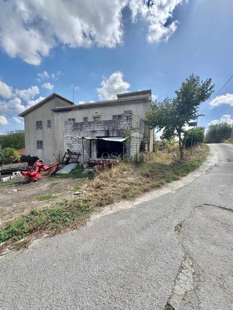 5 rooms Villa in Montemiletto, Italy No. 331940