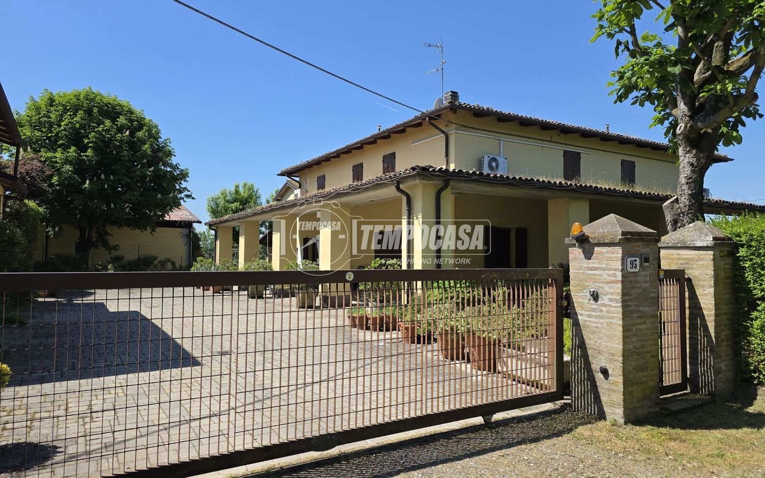 Villa T6 em Modena, Italy N.º 358346