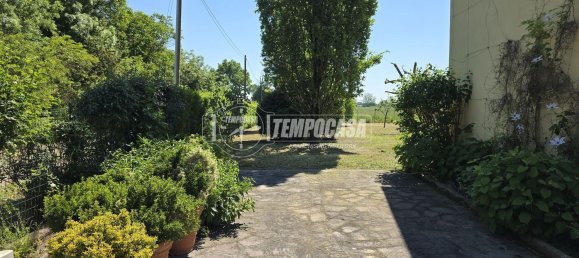 Villa T6 em Modena, Italy N.º 358346 8