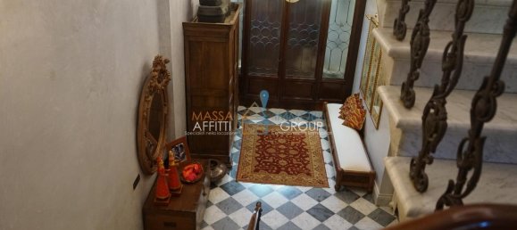 Дом с 6 комнатами в Каррара, Италия № 159181 33