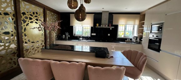 4 bedrooms Townhouse in Marbella, Spain No. 106260 11