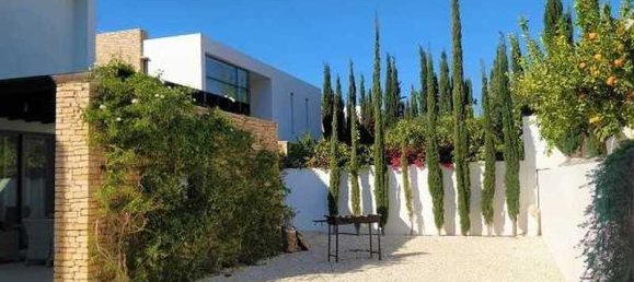 5 bedrooms House in Chloraka, Cyprus No. 10660 8