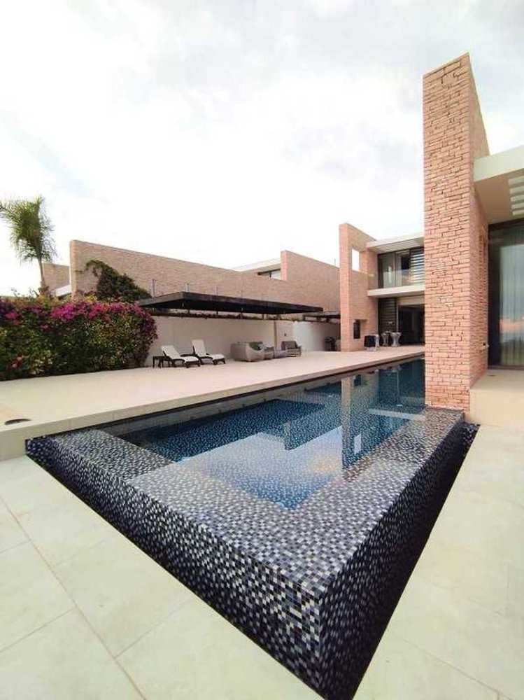 5 bedrooms House in Chloraka, Cyprus No. 10660