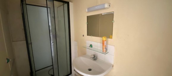 Здание 265м² в Бурж, Франция № 57138 9