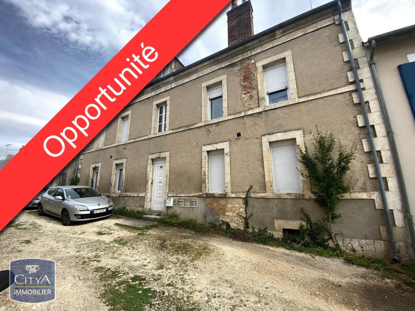 Здание 265м² в Бурж, Франция № 57138