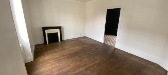 Здание 265м² в Бурж, Франция № 57138 14