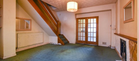 3 bedrooms House in Neath, United Kingdom No. 2774 2