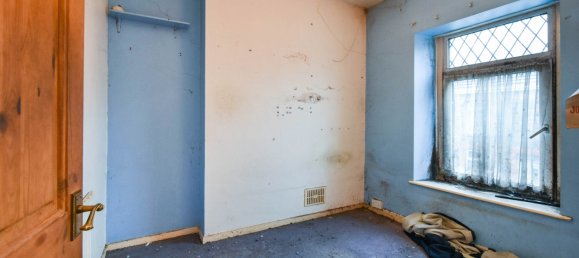 3 bedrooms House in Neath, United Kingdom No. 2774 7