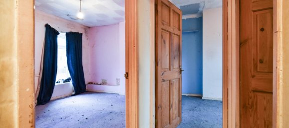 3 bedrooms House in Neath, United Kingdom No. 2774 9