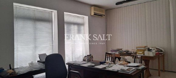 Квартира с 2 спальнями в Та-Шбиш, Мальта № 2629 3