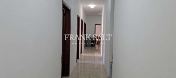 Квартира с 2 спальнями в Та-Шбиш, Мальта № 2629 5