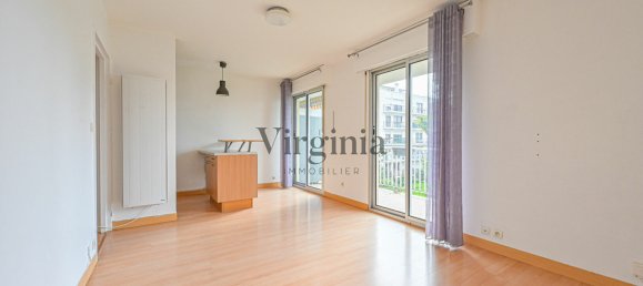 Studio in Charenton-le-Pont, France No. 177972 2