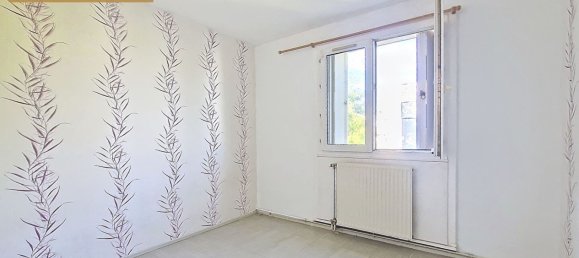 Apartamento de 2 dormitorios en La Chapelle-Saint-Luc, France No. 50325 5