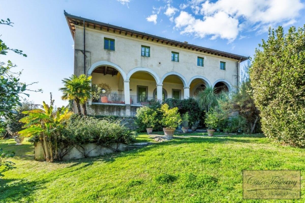 12 bedrooms Villa in Lucca, Italy No. 237