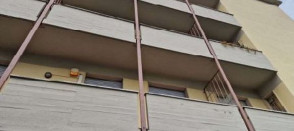 4 rooms Apartment in Florence, Italy No. 188593 4