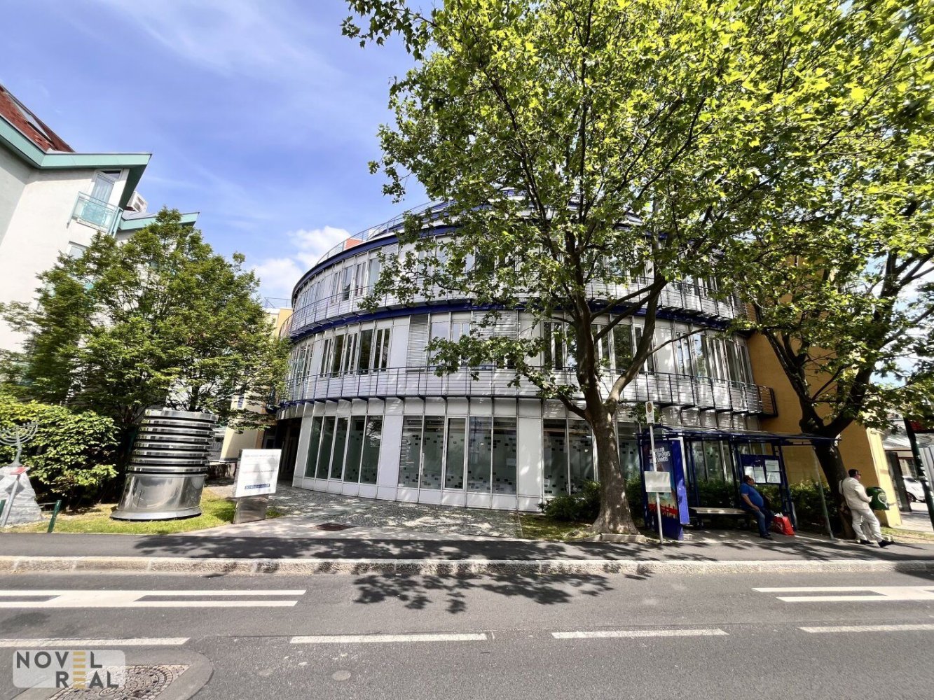 564m² Office in Modling, Austria No. 226548