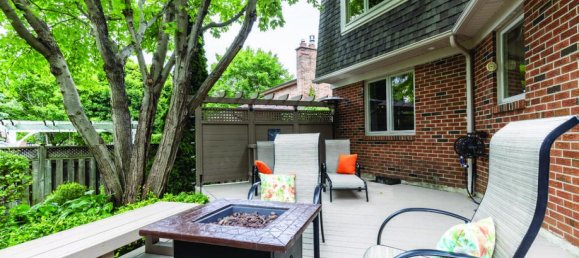 6 bedrooms House in Mississauga, Canada No. 364 6