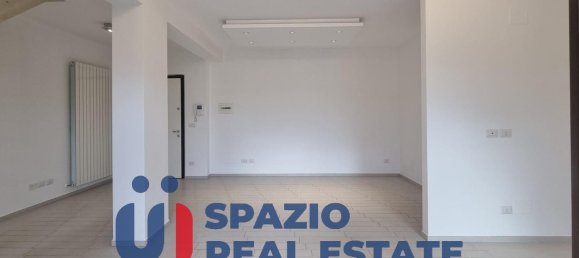5 rooms Apartment in Città Sant'Angelo, Italy No. 106865 12