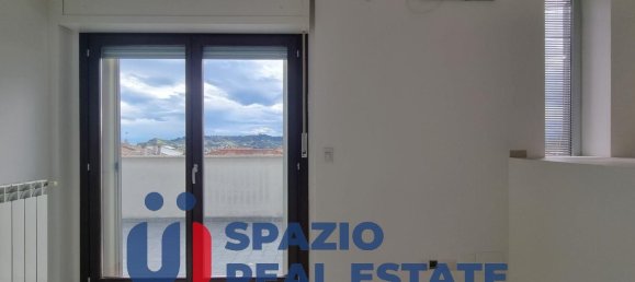 5 rooms Apartment in Città Sant'Angelo, Italy No. 106865 19