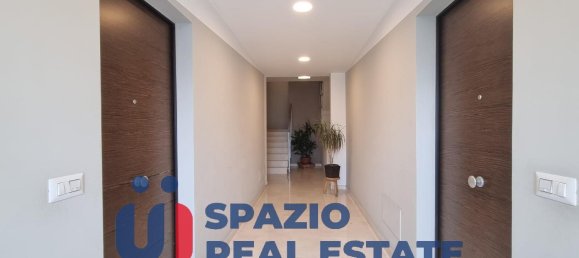5 rooms Apartment in Città Sant'Angelo, Italy No. 106865 3