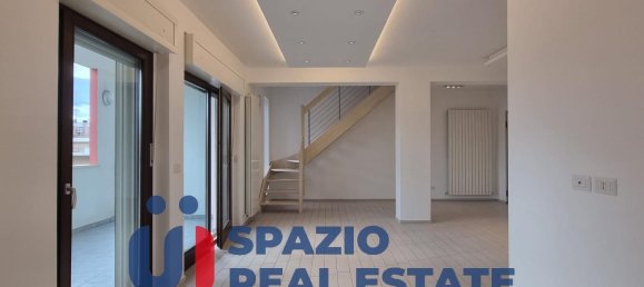 5 rooms Apartment in Città Sant'Angelo, Italy No. 106865 13