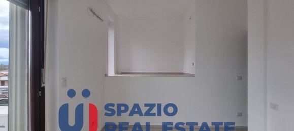 5 rooms Apartment in Città Sant'Angelo, Italy No. 106865 20