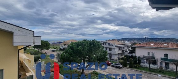 5 rooms Apartment in Città Sant'Angelo, Italy No. 106865 29