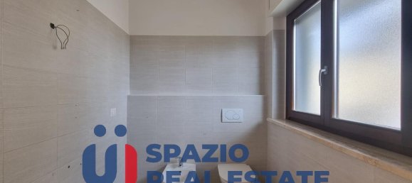 5 rooms Apartment in Città Sant'Angelo, Italy No. 106865 15