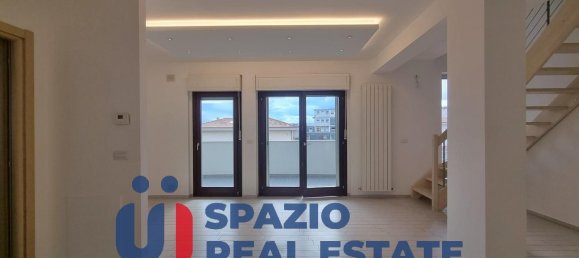 5 rooms Apartment in Città Sant'Angelo, Italy No. 106865 7