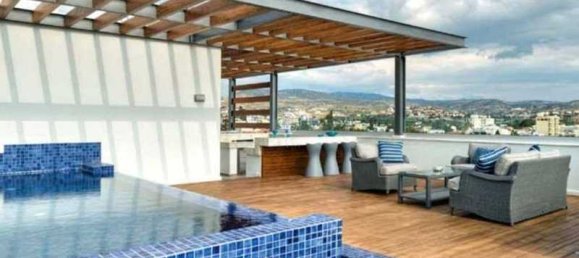 4 bedrooms Penthouse in Germasogeia, Cyprus No. 19449 4