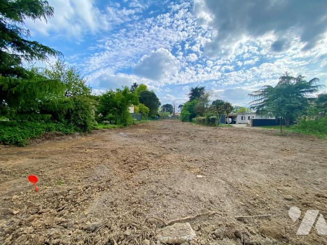  Land in Gorges, France No. 212617